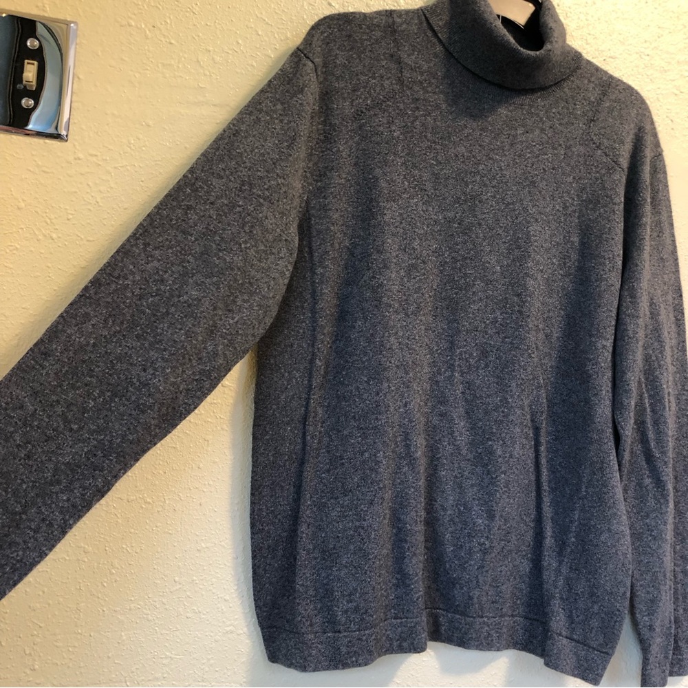 Men’s Kenneth Cole New York Gray Cotton Turtleneck sweater L